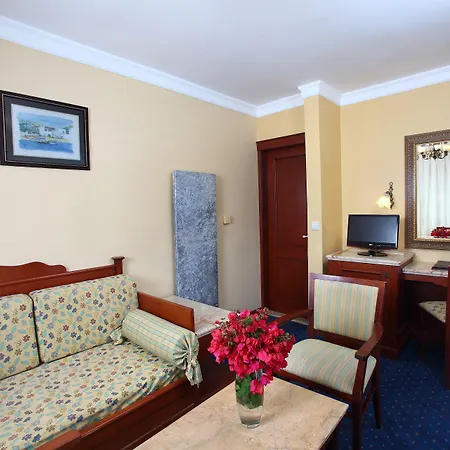 فندق Manzara Boutique - Adults Only 3*
